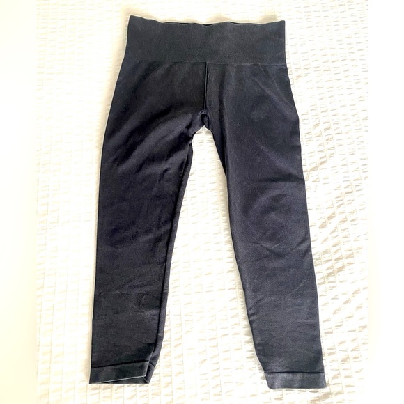 Lot of Active Leggings (5) - Old Navy, Carly Jean, Under Armour. Size: M - Picture 14 of 16